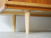 画像をギャラリービューアに読み込む, Børge Mogensen Cabinet with shelves Karl Andersson Söner ボーエモーエンセン オークとチークのキャビネット サイドボードの脚