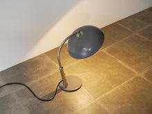 画像をギャラリービューアに読み込む, Herman Busquet Adjustable Table lamp ハーマン・ブスケットのテーブルランプ デスクライト オランダ 照明デザイン 点灯イメージ