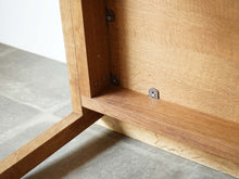 画像をギャラリービューアに読み込む, アイナーラーセン&アクセルベンダーマッセン&ヤコブルンドのコーヒーテーブル Ejner Larsen&Aksel Bender Madsen Jacob Lundの彫刻 オーク 北欧ビンテージのローテーブル 裏面