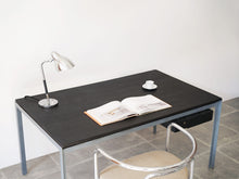 画像をギャラリービューアに読み込む, Poul Kjærholm “Professor Table”