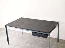 画像をギャラリービューアに読み込む, Poul Kjærholm “Professor Table”