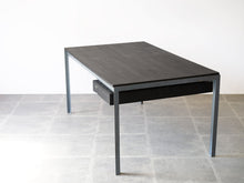 画像をギャラリービューアに読み込む, Poul Kjærholm “Professor Table”