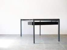 画像をギャラリービューアに読み込む, Poul Kjærholm “Professor Table”