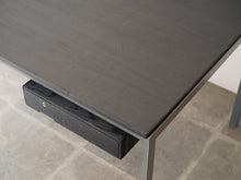 画像をギャラリービューアに読み込む, Poul Kjærholm “Professor Table”