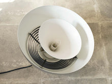 画像をギャラリービューアに読み込む, Arne Jacobsen “AJ” pendant light