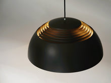 画像をギャラリービューアに読み込む, Arne Jacobsen “AJ” pendant light