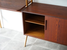 画像をギャラリービューアに読み込む, 北欧デザインのウォールユニット 飾り棚 本棚 シェルフ ビンテージ アンティーク キャビネットの中に一段の棚