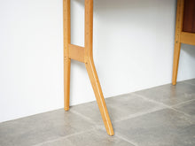 画像をギャラリービューアに読み込む, 北欧デザインのウォールユニット 飾り棚 本棚 シェルフ ビンテージ アンティーク 棚の柱の足元