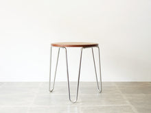 画像をギャラリービューアに読み込む, 北欧ヴィンテージ ミニテーブル サイドテーブル チーク Danish furniture design Circular side table スチール製のつながったような脚