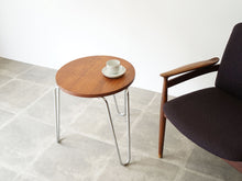 画像をギャラリービューアに読み込む, 北欧ヴィンテージ ミニテーブル サイドテーブル チーク Danish furniture design Circular side table 椅子とテーブル Finnjuhl フィンユールのアームチェアと合わせて コーヒーのテーブル