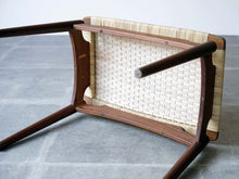 画像をギャラリービューアに読み込む, Ølholm Møbelfabrik stool 北欧デザインの籐のスツールの裏面