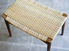 画像をギャラリービューアに読み込む, Ølholm Møbelfabrik stool 北欧デザインの籐のスツールの座面 籐は張り替え済み