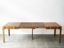 画像をギャラリービューアに読み込む, ヨルゲン・クリステンセンのダイニングテーブルを延長した様子 二枚の延長板つき