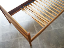 画像をギャラリービューアに読み込む, Hans J Wegner Ry Møbler Bedハンス ウェグナー オーク材 シングルベッド ベッド フレーム外した様子
