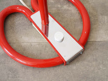 画像をギャラリービューアに読み込む, アンダーパーソンのフロアランプ アトリエリクタン Anders Pehrson Bumling floor lamp Ateljé Lyktan スタンドライト 北欧 赤い照明 おしゃれな間接照明 ランプの土台にスイッチ