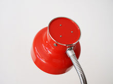 画像をギャラリービューアに読み込む, アンダーパーソンのフロアランプ アトリエリクタン Anders Pehrson Bumling floor lamp Ateljé Lyktan スタンドライト 北欧 赤い照明 おしゃれな間接照明 ランプの後頭部