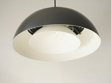 画像をギャラリービューアに読み込む, Arne Jacobsen “AJ” pendant light