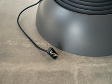 画像をギャラリービューアに読み込む, Arne Jacobsen “AJ” pendant light