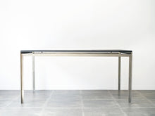 画像をギャラリービューアに読み込む, Poul Kjærholm “Academy table”