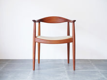 画像をギャラリービューアに読み込む, Hans J. Wegner JH503 “The Chair”