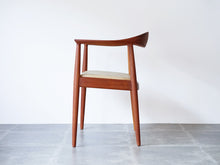画像をギャラリービューアに読み込む, Hans J. Wegner JH503 “The Chair”
