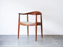 画像をギャラリービューアに読み込む, Hans J. Wegner JH503 “The Chair”
