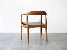 画像をギャラリービューアに読み込む, アルネ・ウォール・イヴァーセンのアームチェア Arne Wahl Iversen Armchair 北欧デザインのヴィンテージチェアの背面