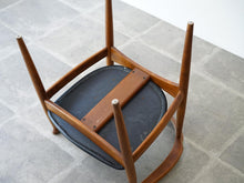 画像をギャラリービューアに読み込む, アルネ・ウォール・イヴァーセンのアームチェア Arne Wahl Iversen Armchair 北欧デザインのヴィンテージチェアの裏面