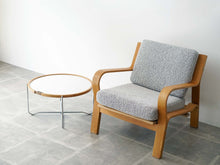 画像をギャラリービューアに読み込む, Hans J Wegner GE453 Tray Table ハンスJウェグナー ゲタマ製のトレイテーブルとGE671ソファ
