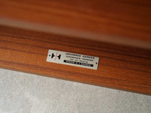 画像をギャラリービューアに読み込む, ハンスJウェグナー キャビネット 本棚 Hans J. Wegner Johannes Hansenのメタルプレート