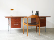 画像をギャラリービューアに読み込む, Hans J Wegner Johannes Hansen ハンスjウェグナーのデスク ヨハネスハンセン製チーク材のデスクとThe chair JH503