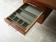 画像をギャラリービューアに読み込む, Hans J Wegner Johannes Hansen ハンスjウェグナーのデスク ヨハネスハンセン製チーク材のデスク 左側の引き出し上から2番目