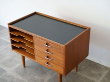 画像をギャラリービューアに読み込む, ハンスJウェグナー JH585 電話台 サイドテーブル Hans J Wegner テーブルの天板は黒のメラミン