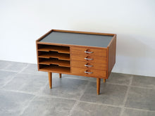 画像をギャラリービューアに読み込む, ハンスJウェグナー JH585 電話台 サイドテーブル Hans J Wegner チェストを上から