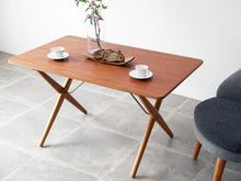 画像をギャラリービューアに読み込む, ハンスJウェグナーのX-ledテーブルAT308 Hans J. Wegner AT308 Table テーブルにコーヒー