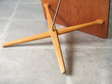 画像をギャラリービューアに読み込む, ハンスJウェグナーのX-ledテーブルAT308 Hans J. Wegner AT308 Table テーブルの裏面と脚