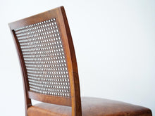 画像をギャラリービューアに読み込む, フリッツ・ヘニングセンのマホガニーとレザーと籐のダイニングチェア 北欧ビンテージ 椅子の背もたれ