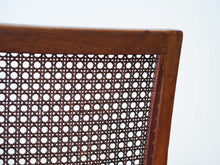 画像をギャラリービューアに読み込む, フリッツ・ヘニングセンのマホガニーとレザーと籐のダイニングチェア 北欧ビンテージ 椅子の背もたれ
