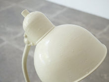 画像をギャラリービューアに読み込む, クリスチャンデルのスタンドライト モデル6551 白のランプ カイザーイデル 初期モデル Christian Dell Model 6551 Kaiser Idell 白塗装のシェード