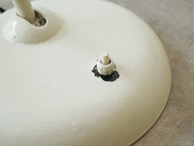 画像をギャラリービューアに読み込む, クリスチャンデルのスタンドライト モデル6551 白のランプ カイザーイデル 初期モデル Christian Dell Model 6551 Kaiser Idell スイッチ