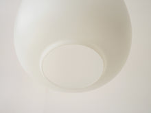 画像をギャラリービューアに読み込む, Vilhelm Lauritzen Radiohuspendel ルイスポールセン製ラウリッツェンのペンダントライトの口に欠けあり