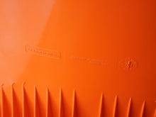 画像をギャラリービューアに読み込む, パントンチェア ハーマンミラー製ビンテージ オレンジ Verner Panton Panton Chair ヴェルナー・パントンの名作チェア オレンジカラー 椅子の裏面にherman millerの刻印