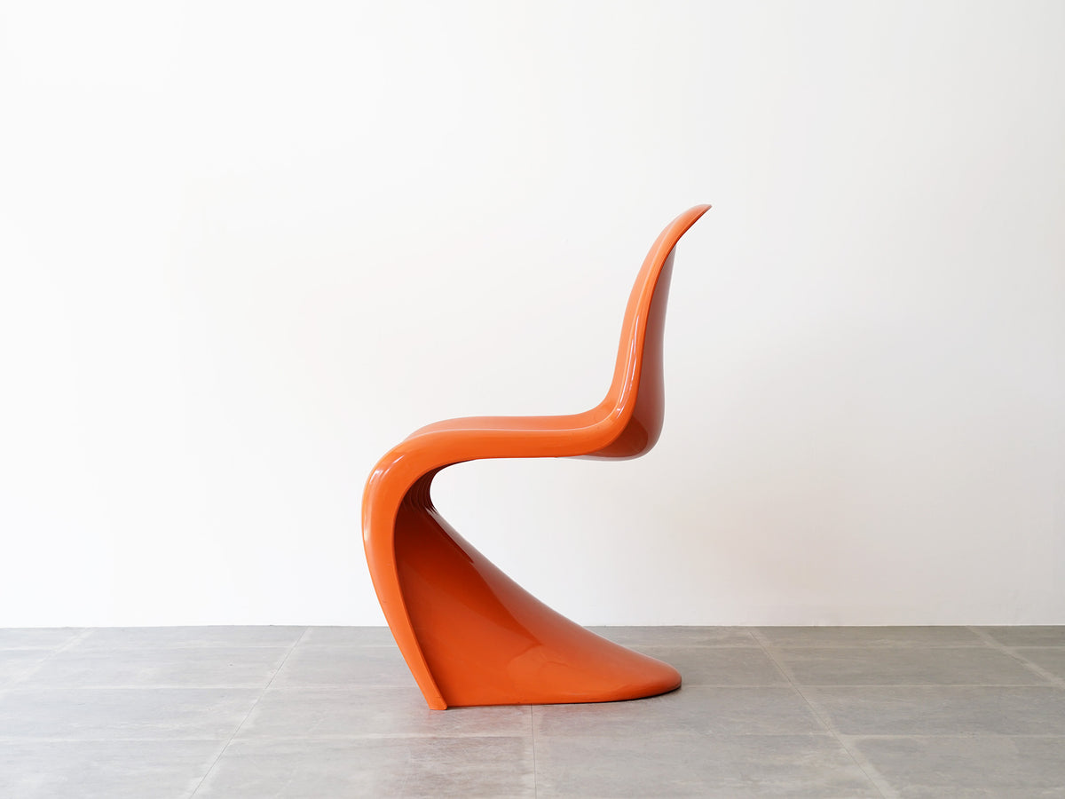 Verner Panton（ヴェルナー・パントン）パントンチェア “Panton Chair” オレンジ 名作チェア 北欧｜ デンマーク・北欧家具・ ヴィンテージ家具 – KONDO