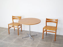 画像をギャラリービューアに読み込む, アルネヤコブセン カフェテーブル ラウンドテーブル オークの天板 丸テーブル2人用 北欧ダイニングテーブル フリッツハンセン製 Arne Jacobsen Table with oak top Fritz hansen ヤコブセンの丸テーブルとボーエモーエンセンのBM1ダイニングチェア