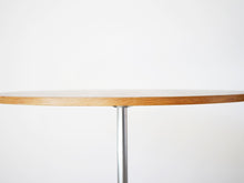 画像をギャラリービューアに読み込む, アルネヤコブセン カフェテーブル ラウンドテーブル オークの天板 丸テーブル2人用 北欧ダイニングテーブル フリッツハンセン製 Arne Jacobsen Table with oak top Fritz hansen ヤコブセンの丸テーブルのオーク材の天板の側面