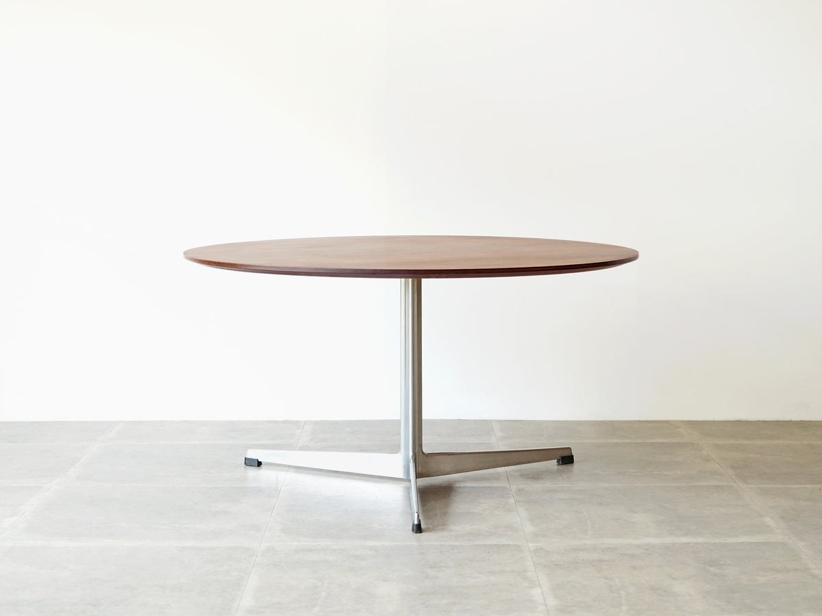 Arne Jacobsen（アルネ・ヤコブセン）ローズウッドのコーヒーテーブル