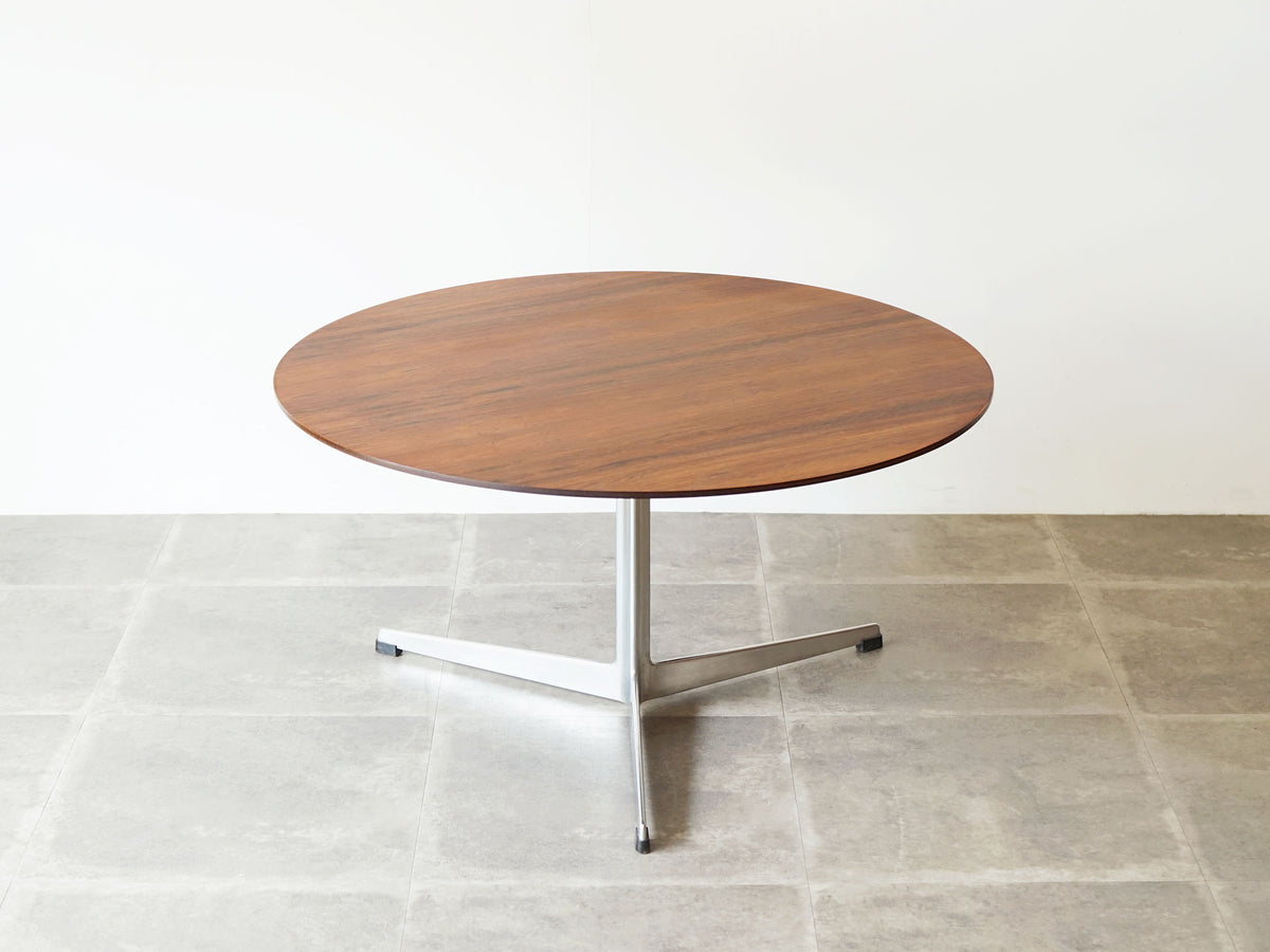 Arne Jacobsen（アルネ・ヤコブセン）ローズウッドのコーヒーテーブル
