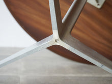 画像をギャラリービューアに読み込む, Arne Jacobsen Fritz Hansen アルネ ヤコブセン フリッツ ハンセン ローズウッド 1960年代 コーヒーテーブル 脚の裏面