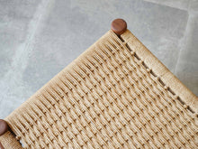 画像をギャラリービューアに読み込む, Mogens Kold Stool with papercord モーエンス・コード ペーパーコードの小さなスツール オットマン チーク 北欧インテリア 小さい椅子 座面