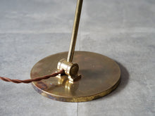 画像をギャラリービューアに読み込む, デンマークデザインのヴィンテージランプランプ 真鍮のスタンドライト 卓上照明 ライトの土台でアームの角度調節可